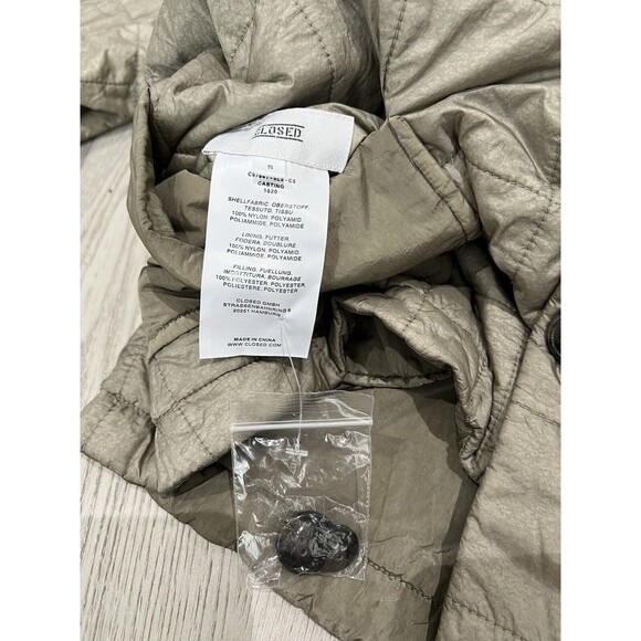 Closed Reversible Jacket Quilted Long‎ Sleeve | Metallic Green | Size Small - Picture 6 of 16